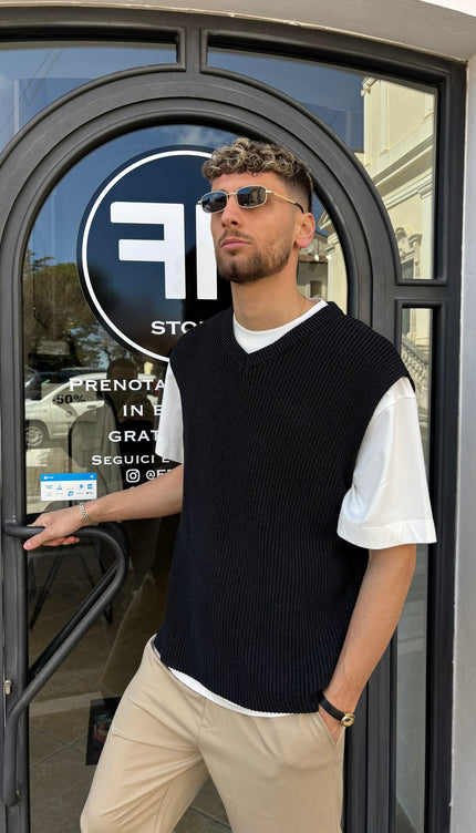 Smanicato in filo nero