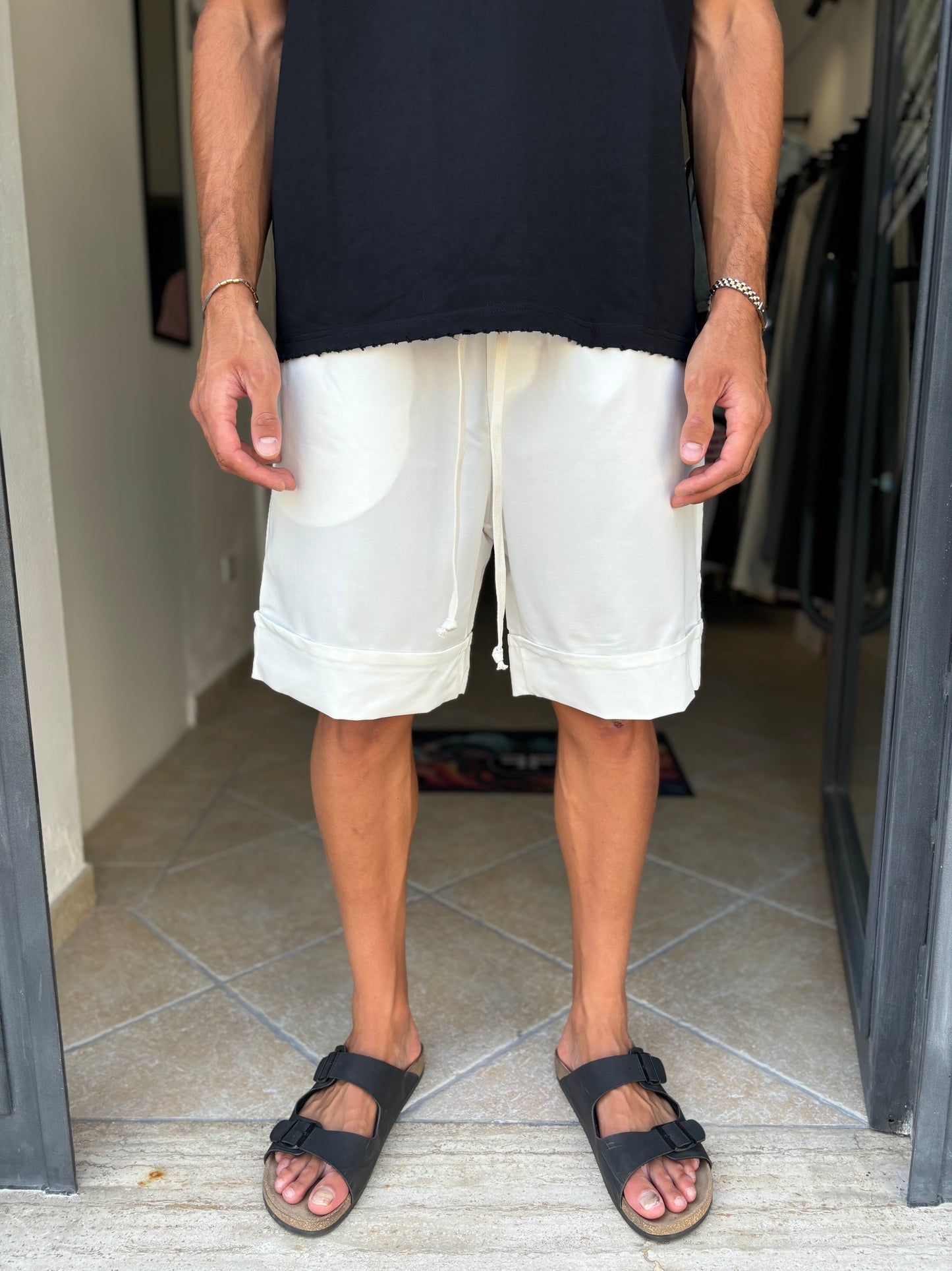 Pantalone corto bianco con piega