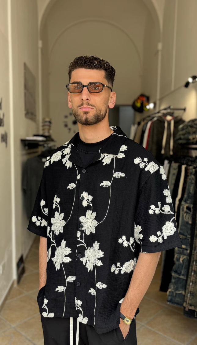 Camicia nera ricamata