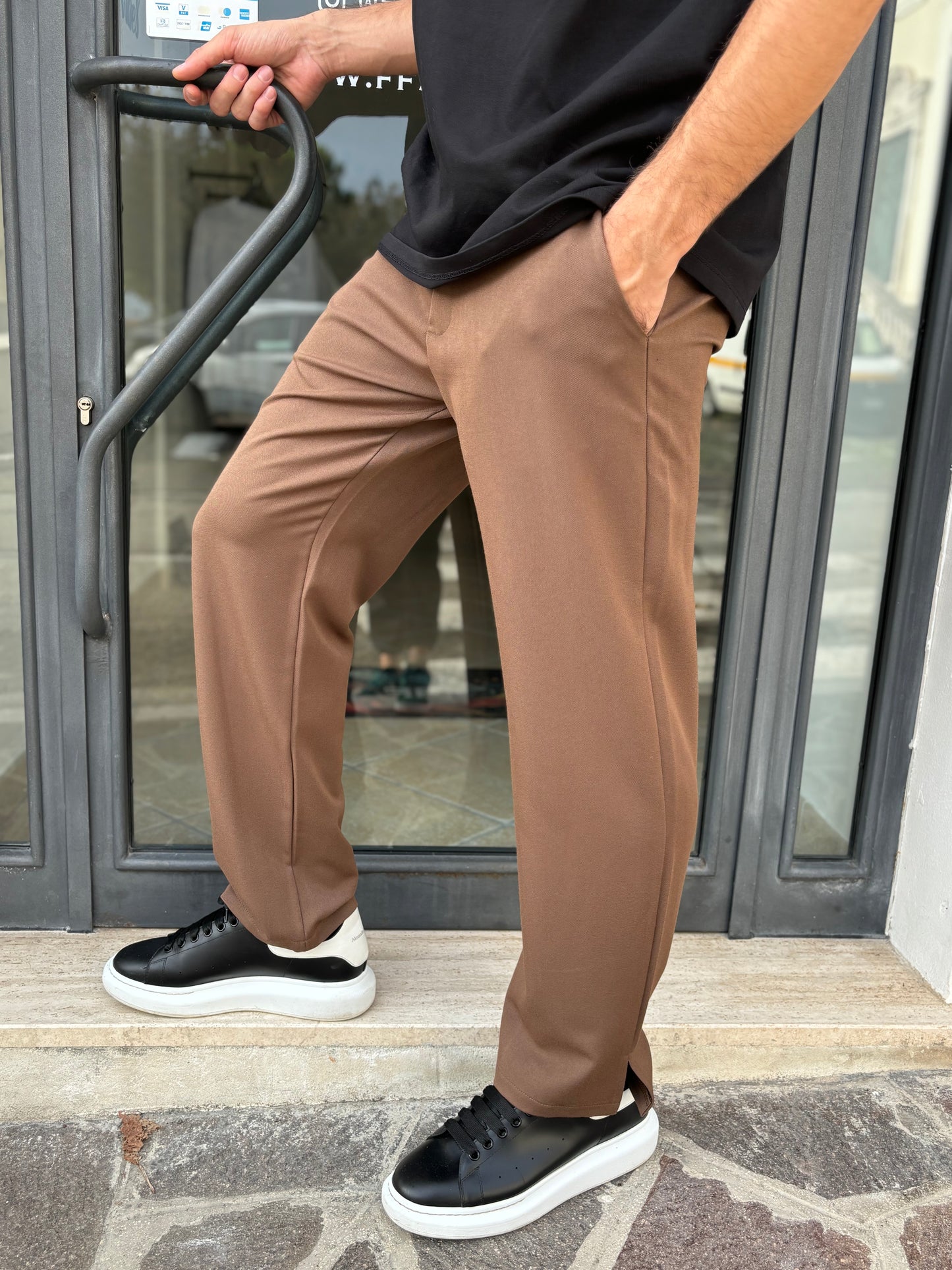 Pantalone marrone spacchetti monolana