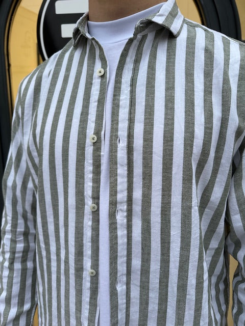 Camicia a righe verdi